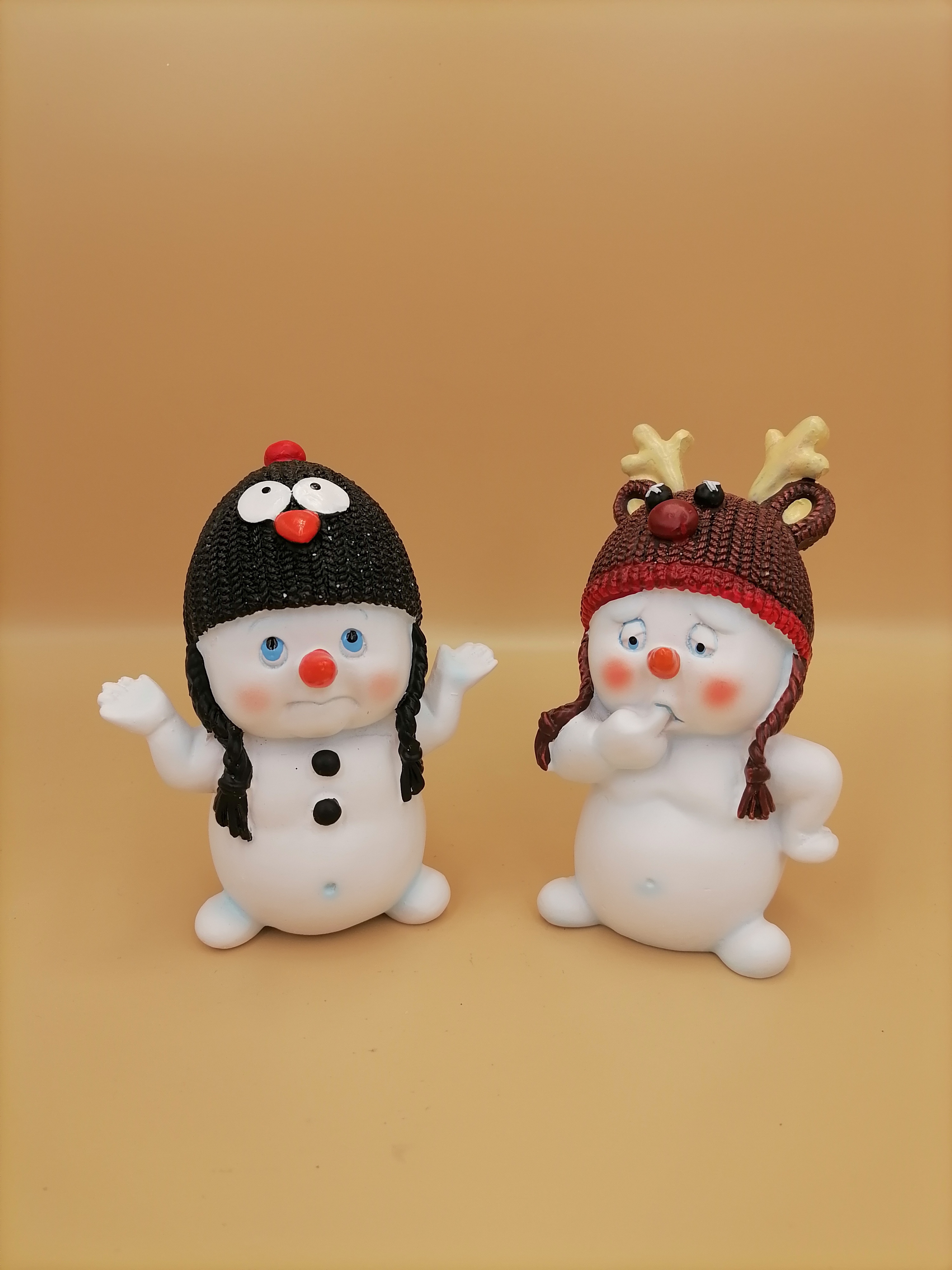 Набор фигурок Снеговики в шапках