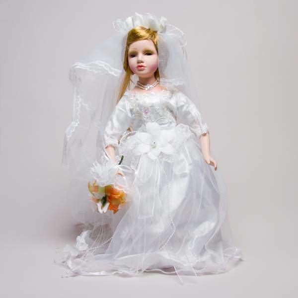 Кукла -невеста фарфоровая  